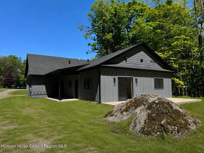 Building Photo - 651 Granite Rd