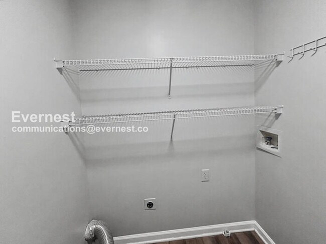 Building Photo - Modern Living in Saddle Bridge with Private Patio / 4 Beds and 2.5 Bath / Available Now!