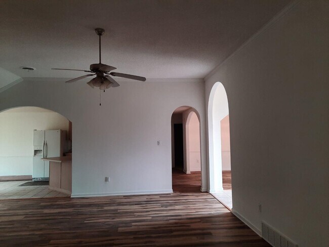 Building Photo - 4456 Alixs Dr