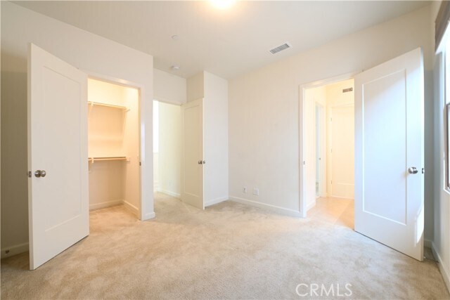 Building Photo - 105 Holly Springs