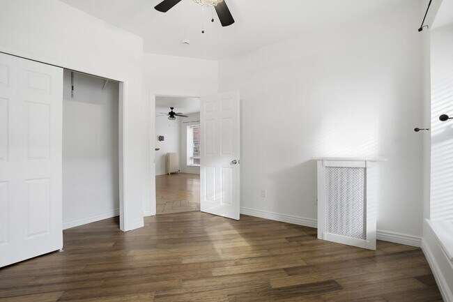 Building Photo - Spacious Two Bedroom in Cap Hill