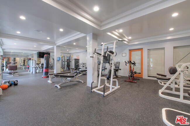 Building Photo - 6375 Green Valley Cir