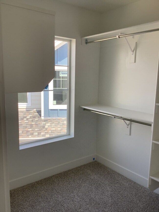 Building Photo - Townhome in Prime Spanish Fork Location