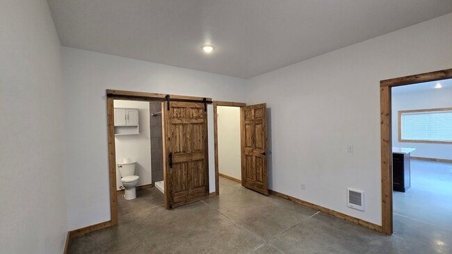 Building Photo - 2215 Steamboat Ln