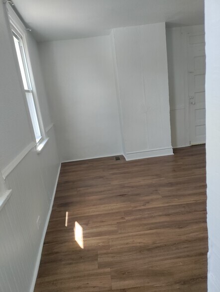 Building Photo - 2633 S 18th St