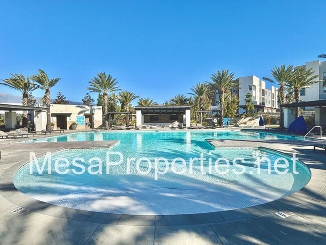 Building Photo - 9352 Solaire Pl