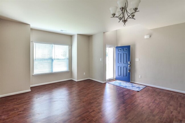 Building Photo - 9001 Cocos Path