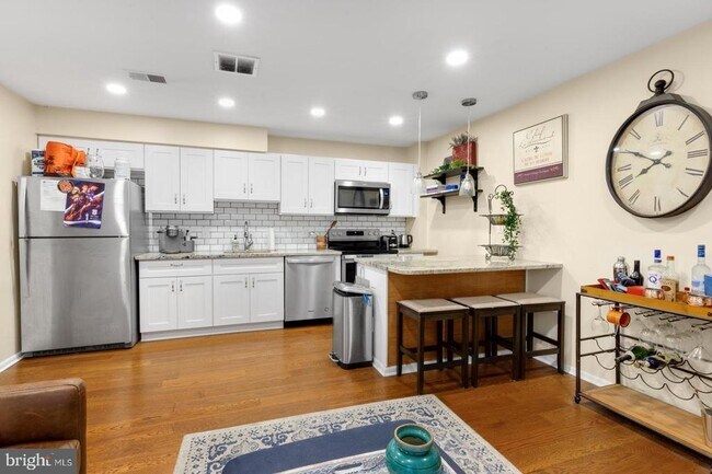 Primary Photo - 306 W Wildey St