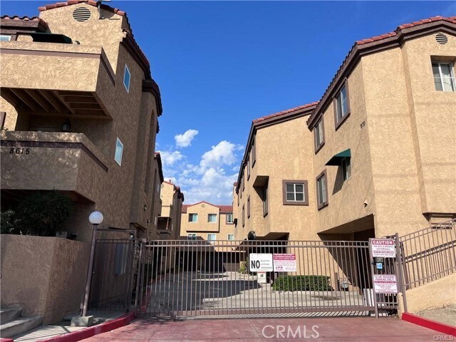 Building Photo - 8615 Beverly Park Pl