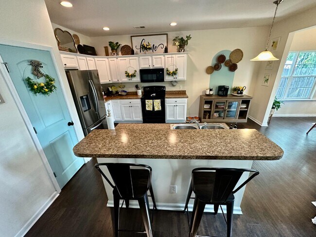 Building Photo - 117 Patriot Ct