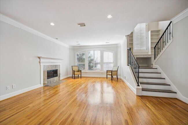 Building Photo - 2422 Dorrington St