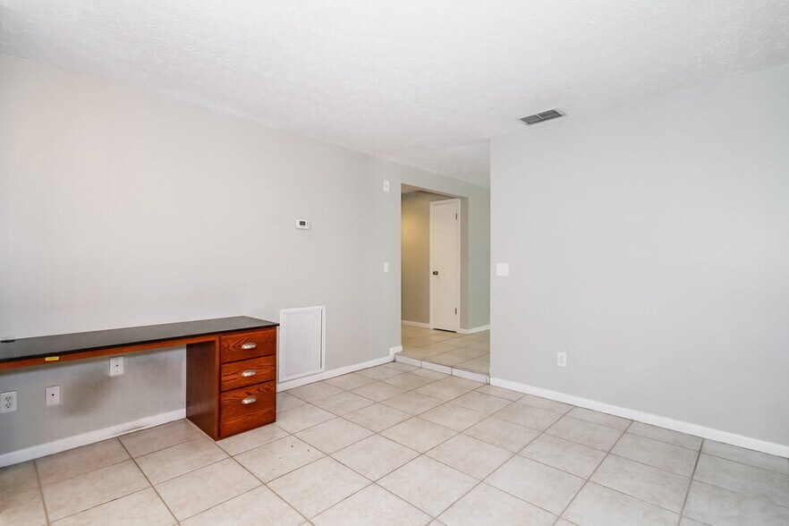 Building Photo - 3222 Las Brisas Dr