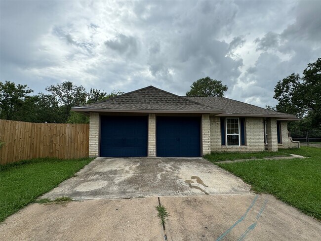 Building Photo - 12707 Nyack Dr