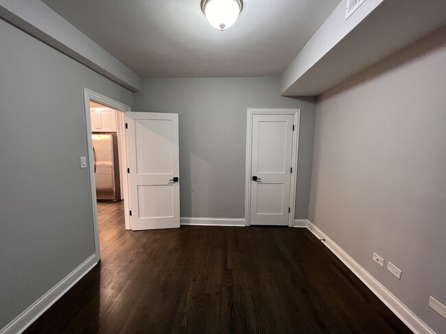Building Photo - 220 S Hamilton Ave