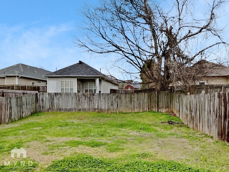 Building Photo - 378 Walker Way