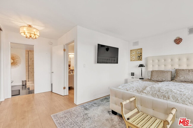 Building Photo - 9950 Durant Dr