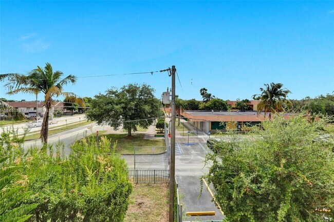 Building Photo - 675 NW 85th Ct