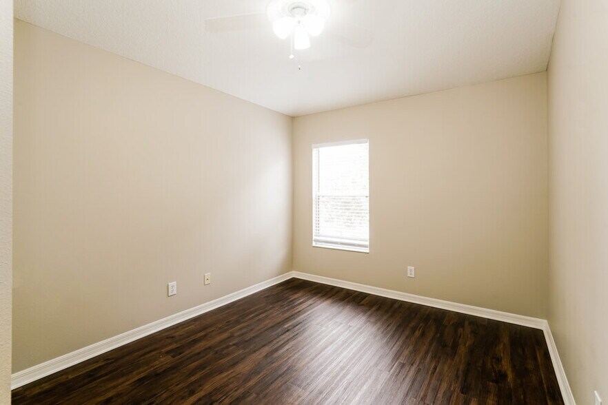 Building Photo - 1405 Marsh Wood Dr