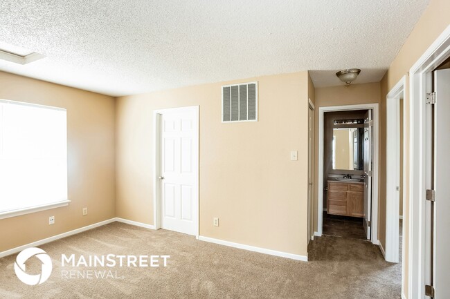 Building Photo - 113 Winterwood Dr