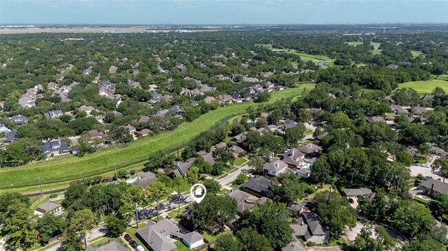 Building Photo - 15127 Greenleaf Ln