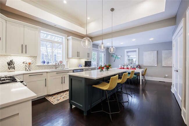 Building Photo - 230 San Gabriel Dr