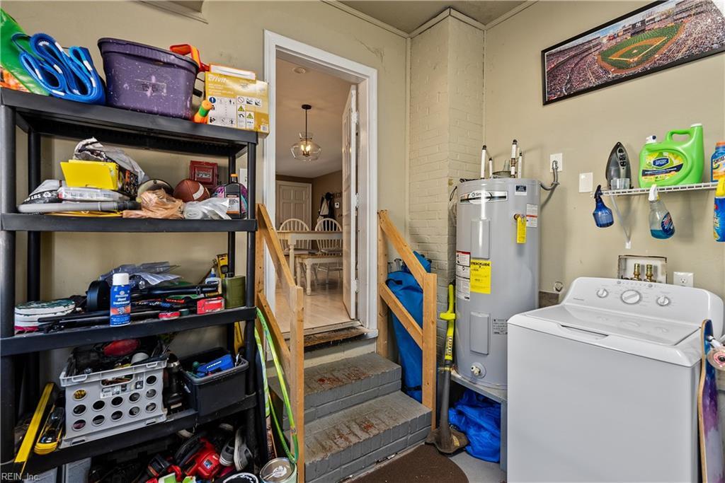 Building Photo - 2605 Bapaume Ave