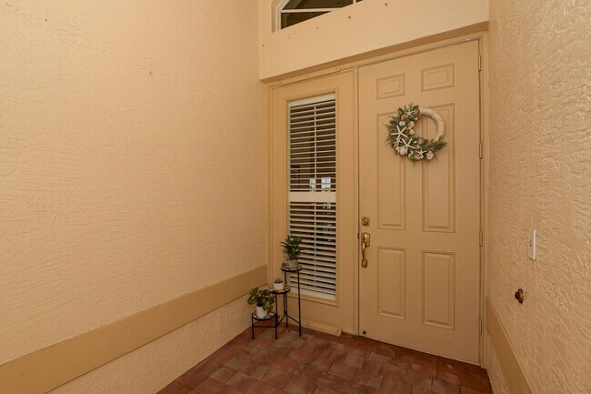 Building Photo - 421 Sunview Way