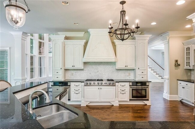 Building Photo - 105 Chablis Ct