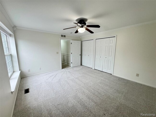 Building Photo - 5472 Pine Aires Dr