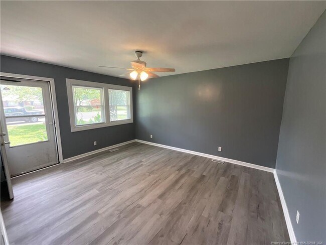 Building Photo - 1422 Grandview Dr