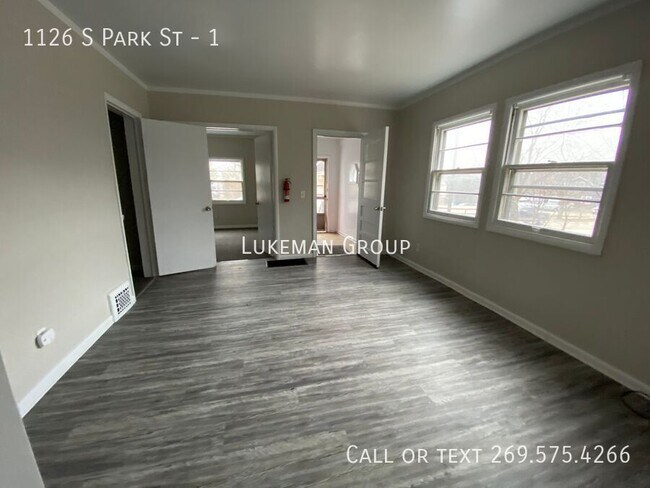 Primary Photo - 1126 S Park St
