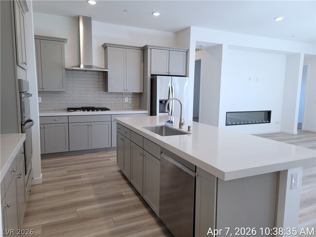 Building Photo - 96 Ibiza Lk Dr