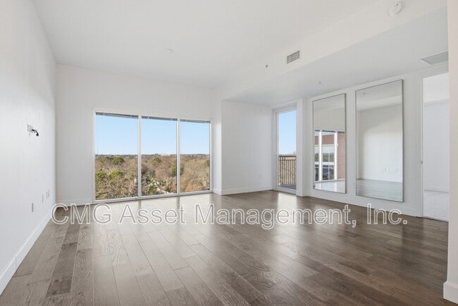 Building Photo - 1820 Peachtree St NW