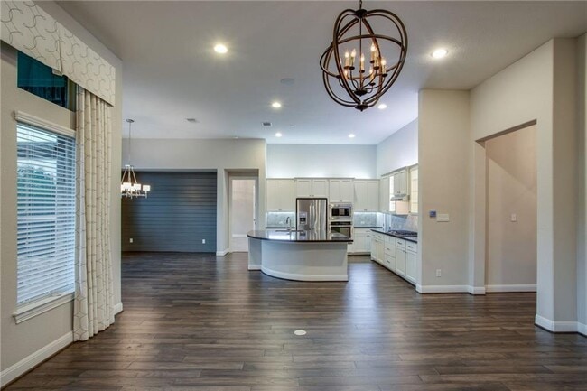 Building Photo - 820 Anahuac Dr