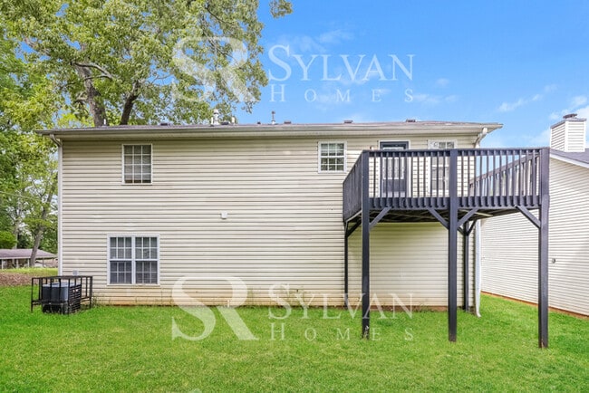 Building Photo - 2090 Oak Terrace Dr SE