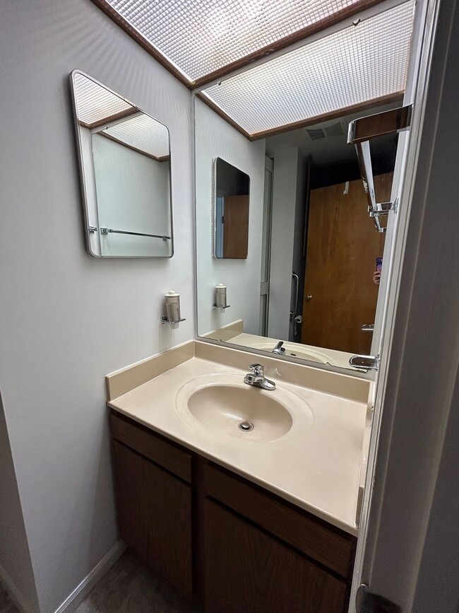 Building Photo - Black Mountain - Single Level Two Bedroom ...