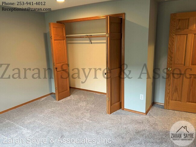 Building Photo - 3 br, 2.5 bath House - 1350 South 250th St...