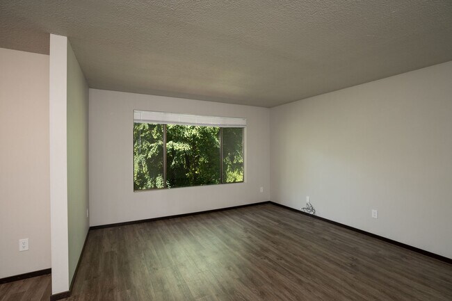 Building Photo - 204B Lodean Drive