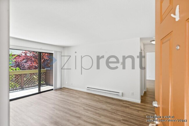 Building Photo - 866 Catkin Ct