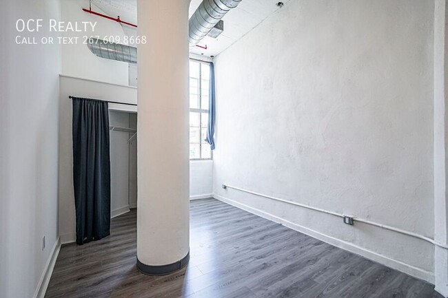 Building Photo - Beautiful Renovated Northern Liberties Loft