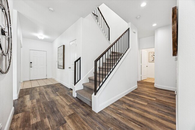 Building Photo - 4 bd/2.5 ba in Pflugerville ready for move in!