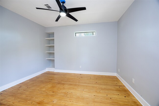Building Photo - 1102 Bingham St