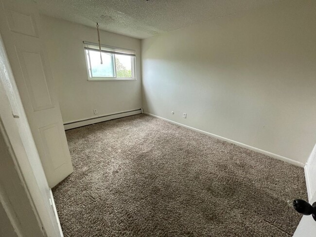 Building Photo - 736 37th Ave