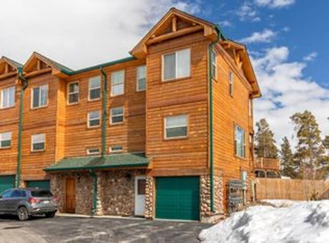 Primary Photo - Granby Town House For Rent