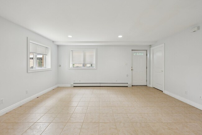 Building Photo - 285 Knox Ave