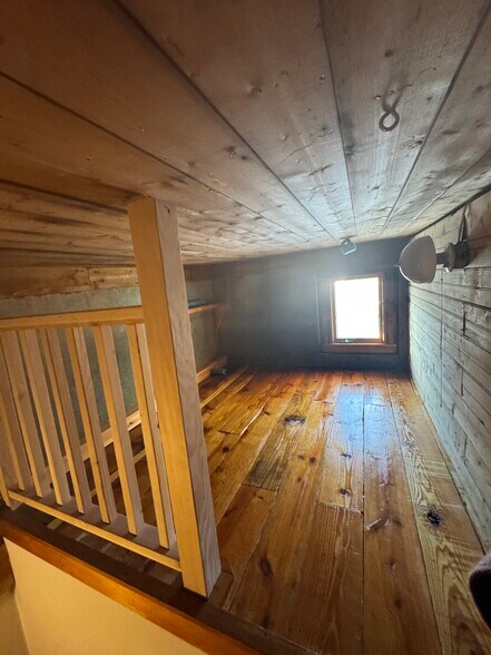 Building Photo - 3 Meadow St