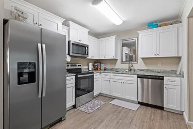 Building Photo - 222 Belray Dr