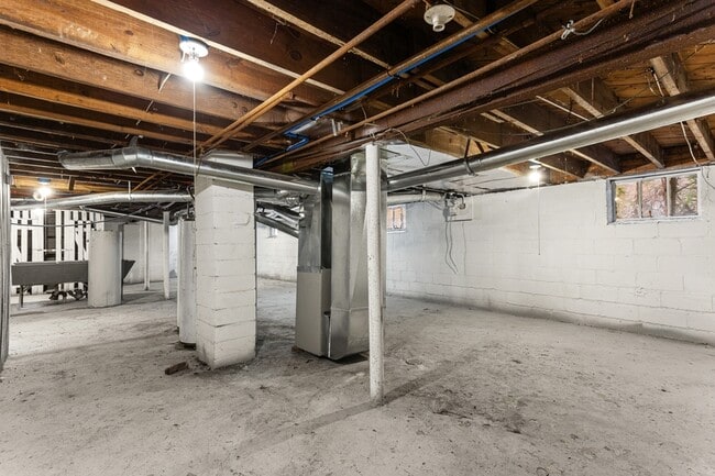 Building Photo - 14814 Sussex St