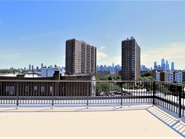 Building Photo - 234 51st St