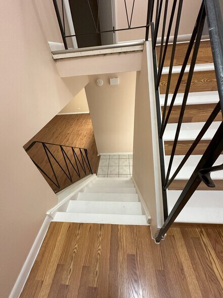 Building Photo - 226 Walker Dr